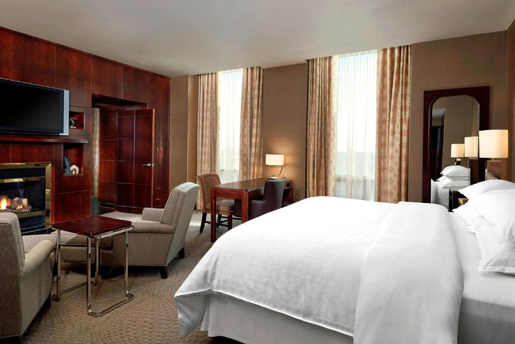 Sheraton Suites Calgary Eau Claire - Resim 15