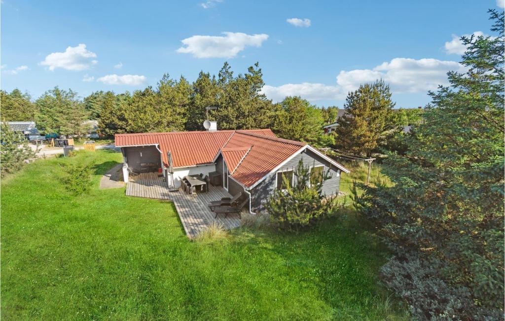 an overhead view of a house with a red roof at Stunning Home In Thisted With 4 Bedrooms, Sauna And Wifi in Nørre Vorupør