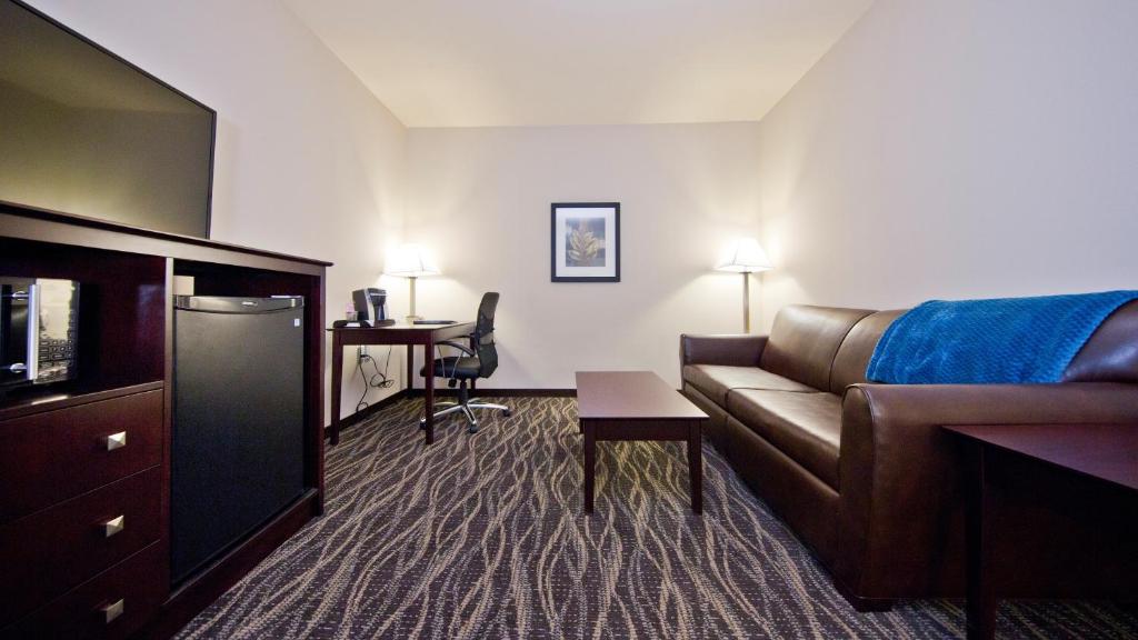 Cobblestone Inn & Suites - Boone - 