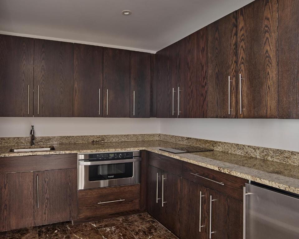 AKA Central Park - One Bedroom Deluxe Suite - Accessible