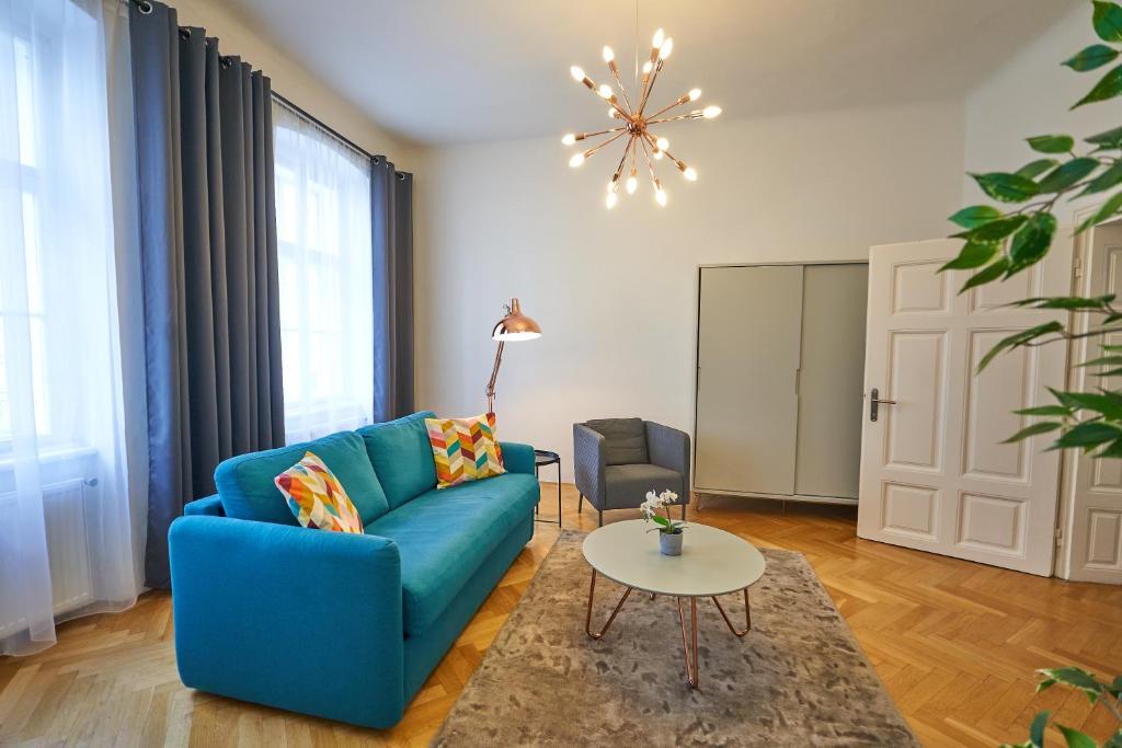 Część wypoczynkowa w obiekcie Fancy Home For 5 With Self-Check-In At Spittelberg
