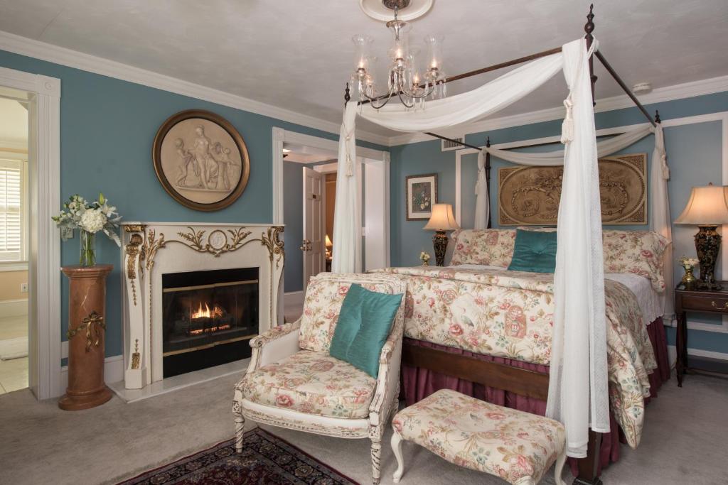 Posezení v ubytování White Doe Inn Bed & Breakfast