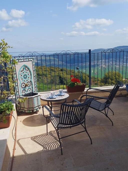 Balkón nebo terasa v ubytování Hararit View נוף הררית