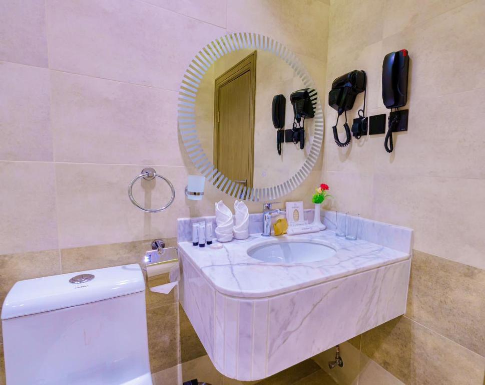 Koupelna v ubytování Wissam Al-Hawra Hotel