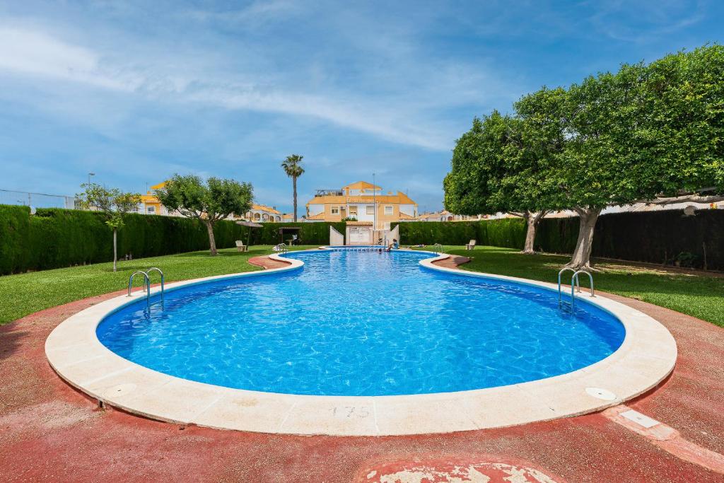 Fotografie z fotogalerie ubytování Apartamento con piscina Los Altos v destinaci Torrevieja