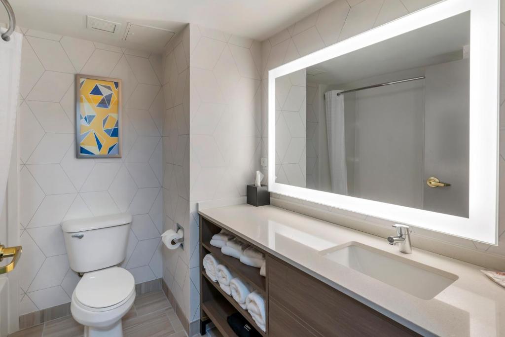 Comfort Inn & Suites Hampton near Coliseum - Chambre Queen Avec Deux Lits Queen - Non-fumeur