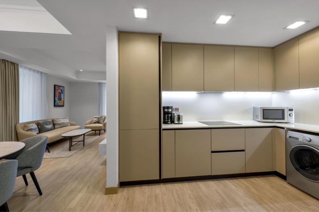 RESIDENCE INN BY MARRIOTT SHEIKH ZAYED ROAD, DUBAI