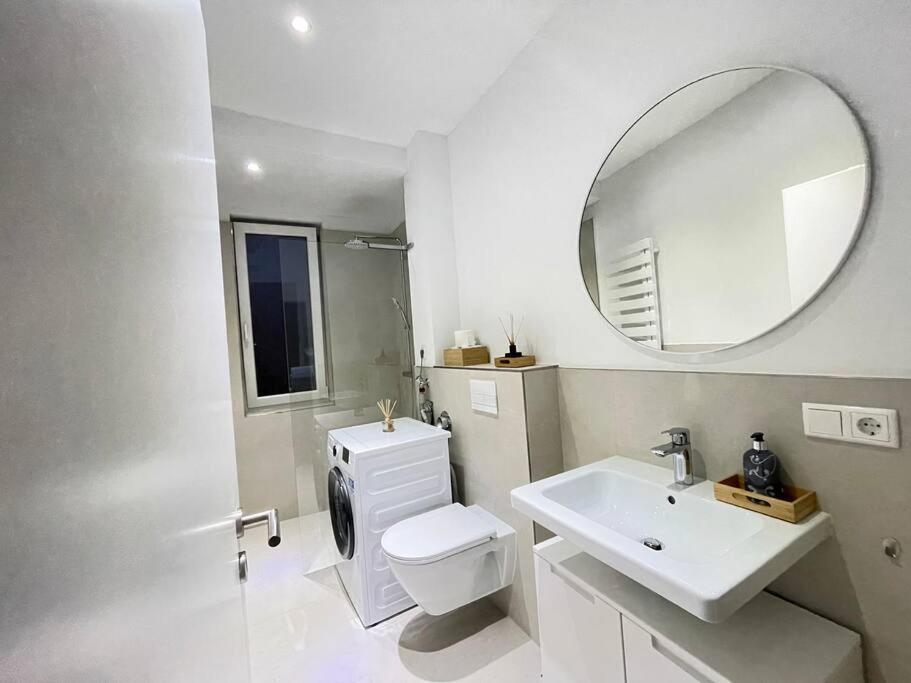 Et badeværelse på 70qm - 3 rooms - free parking - city - MalliBase Apartments