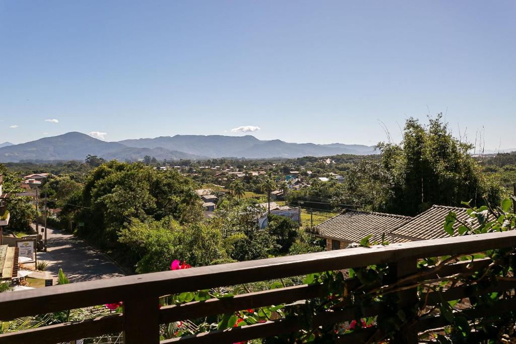 Uma vista da montanha tirada do hotel 