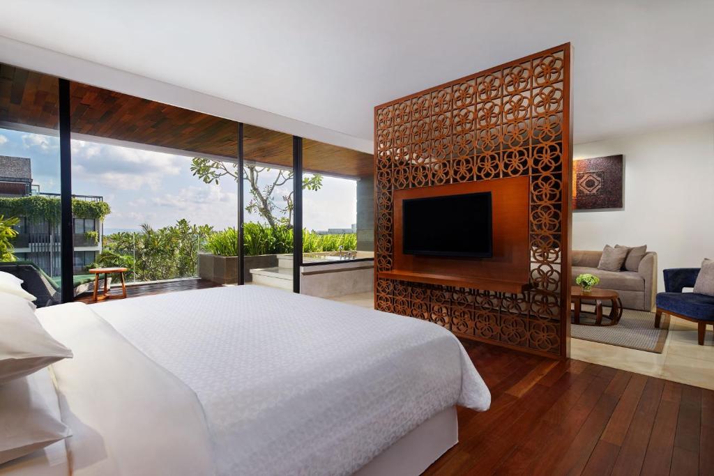 TV a/nebo společenská místnost v ubytování Four Points by Sheraton Bali, Seminyak