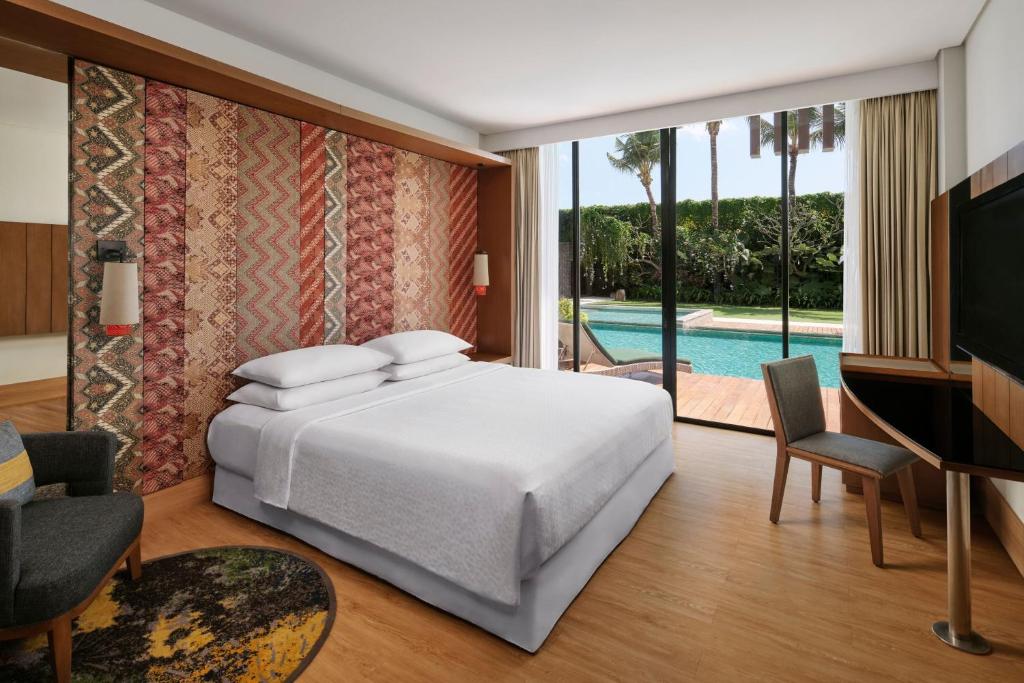 Bazén v ubytování Four Points by Sheraton Bali, Seminyak nebo v jeho okolí