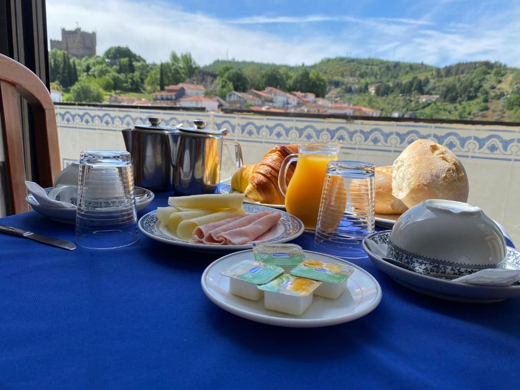 Завтрак для гостей São Roque Hotel & Suites