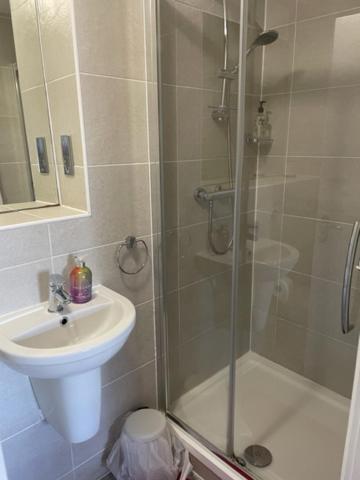 Ein Badezimmer in der Unterkunft Cotswold Merrymouth Inn