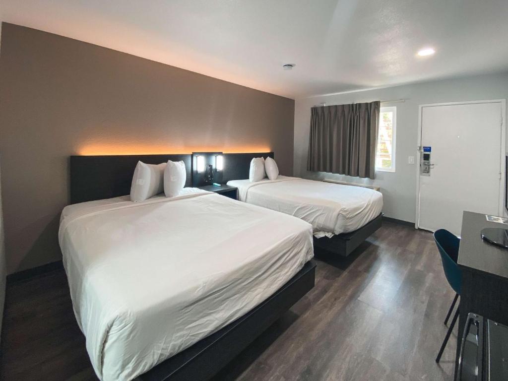 Motel 6-West Sacramento, CA - Quadruple Room