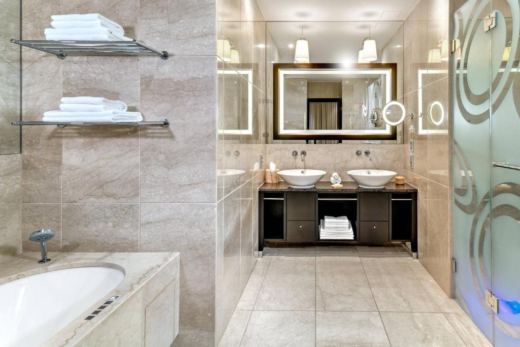 Grand Hotel River Park, a Luxury Collection Hotel, Bratislava - Resim 30