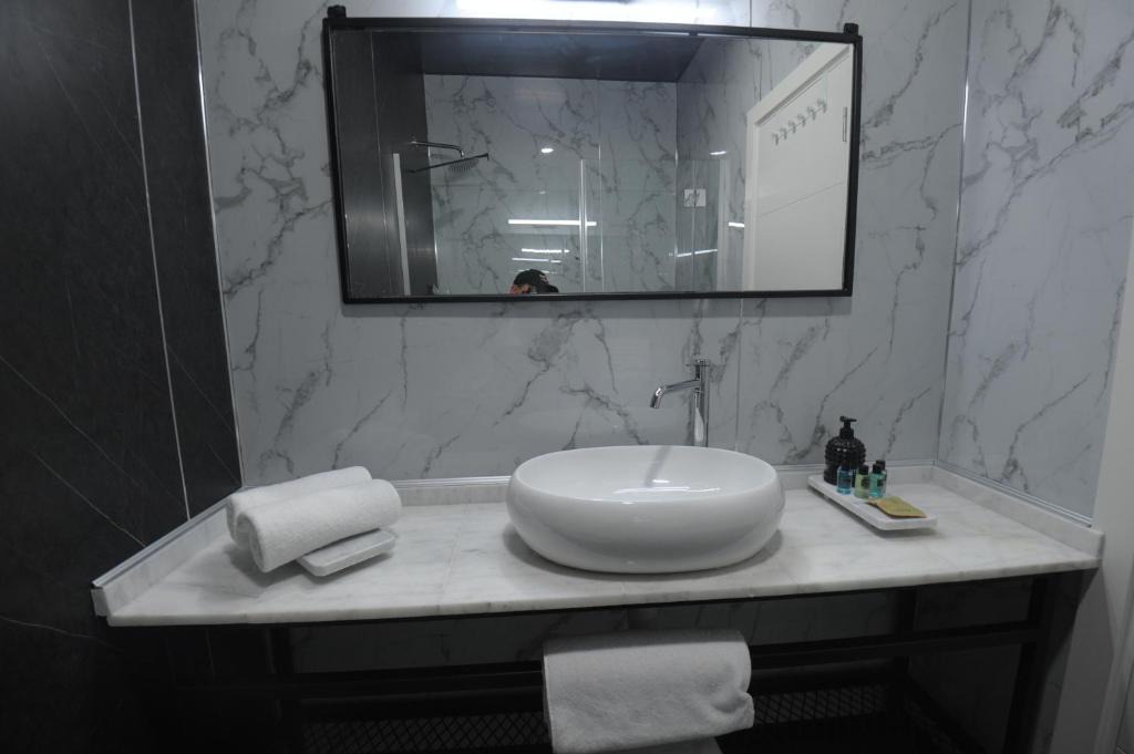 מלון הברון - Deluxe Double Room With Shower