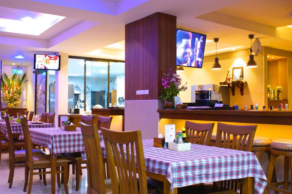 TV a/nebo společenská místnost v ubytování Orchid Resortel