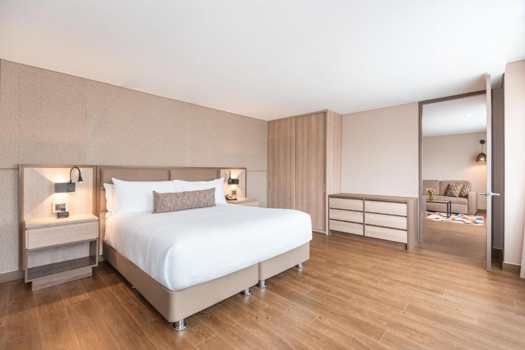 Postel nebo postele na pokoji v ubytování Residence Inn by Marriott Bogota