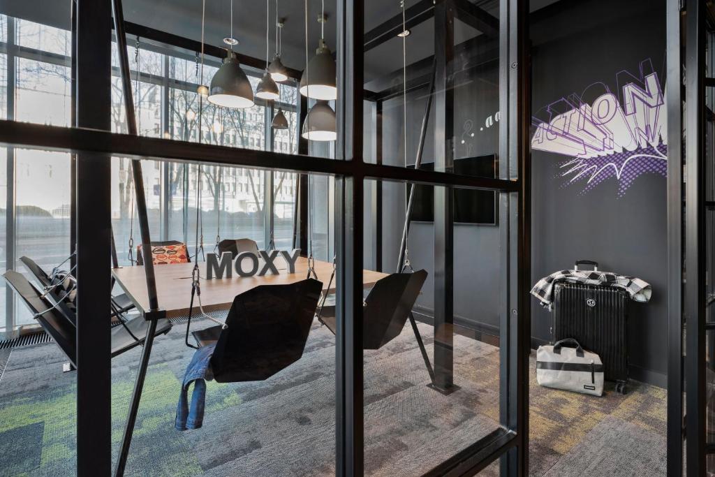 Posezení v ubytování Moxy Szczecin City