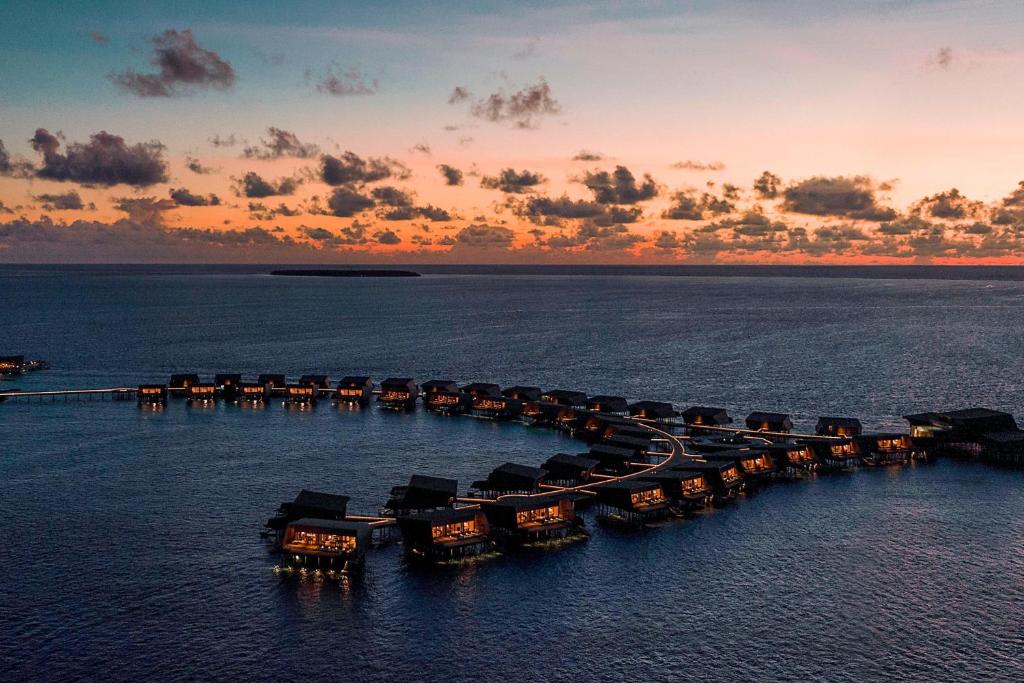 10 Hoteles de lujo y exclusivos en las Maldivas 469211276
