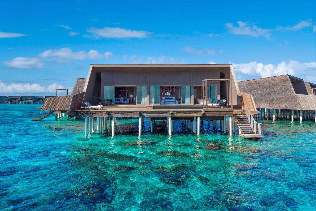 The St. Regis Maldives Vommuli Resort photo 2