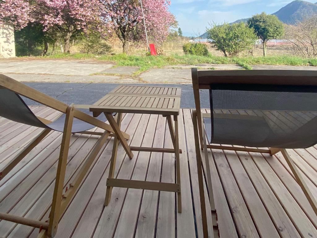 Nespecifikovaný výhled na hory nebo výhled na hory při pohledu z hotelu