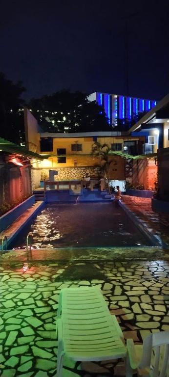 Bazén v ubytování 2 Hotel Saleh nebo v jeho okolí