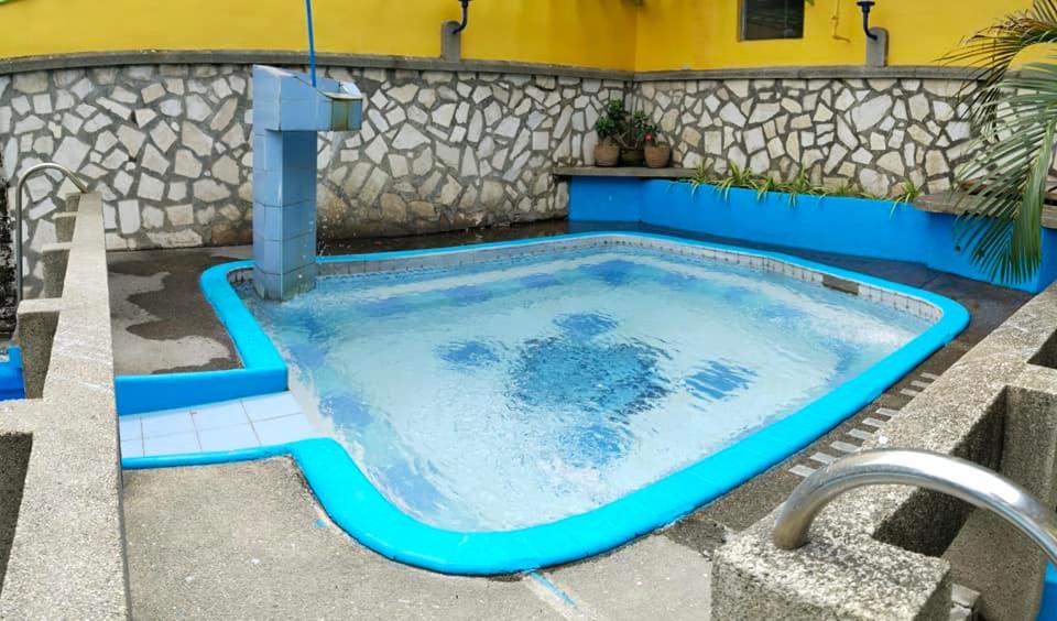Bazén v ubytování 2 Hotel Saleh nebo v jeho okolí