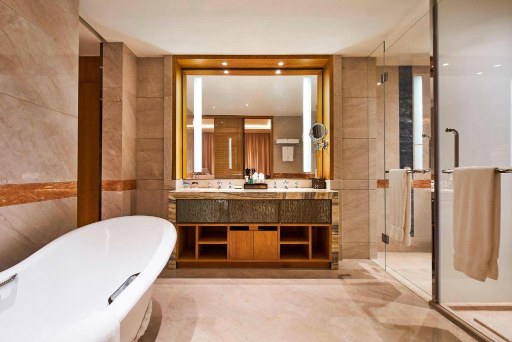 Koupelna v ubytování Sheraton Chuzhou Hotel