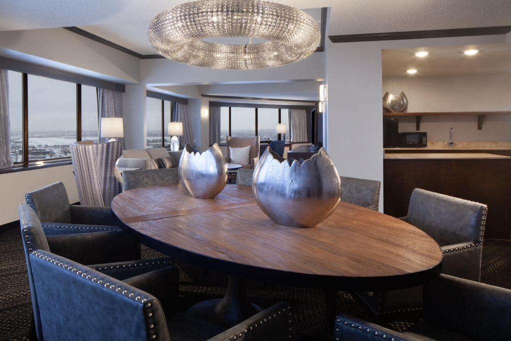 Posezení v ubytování Sheraton Anchorage Hotel
