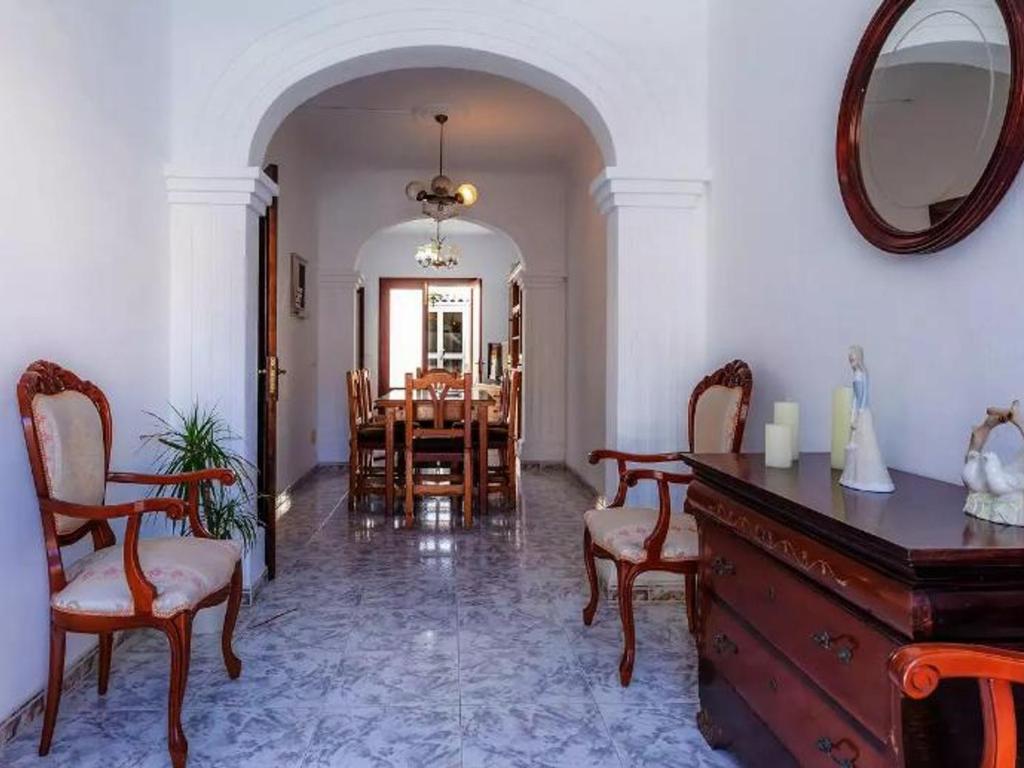 Fotografie z fotogalerie ubytování Maison de vacances à 3 min de la plage avec Wi-Fi, patio et équipements pour enfants - ES-266-1 v destinaci Santa Margalida