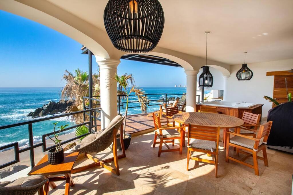 Holiday home BEACH FRONT Casa Bruma, Jacuzzi W Massage., Cabo San Lucas, Mexico