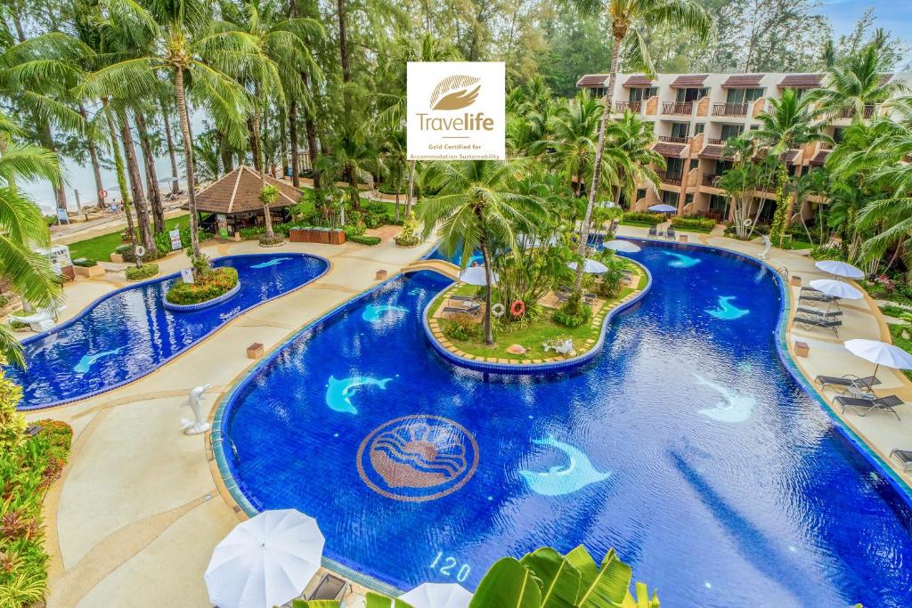 Utsikt över poolen vid Best Western Premier Bangtao Beach Resort & Spa eller i närheten