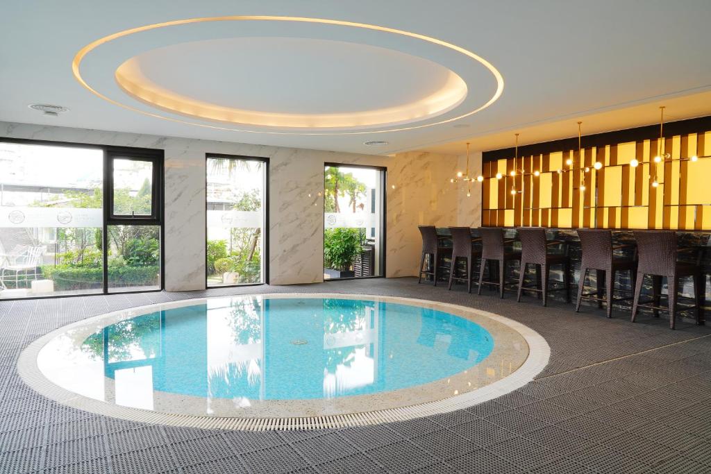 Bazén v ubytování The Five Residences Hanoi nebo v jeho okolí