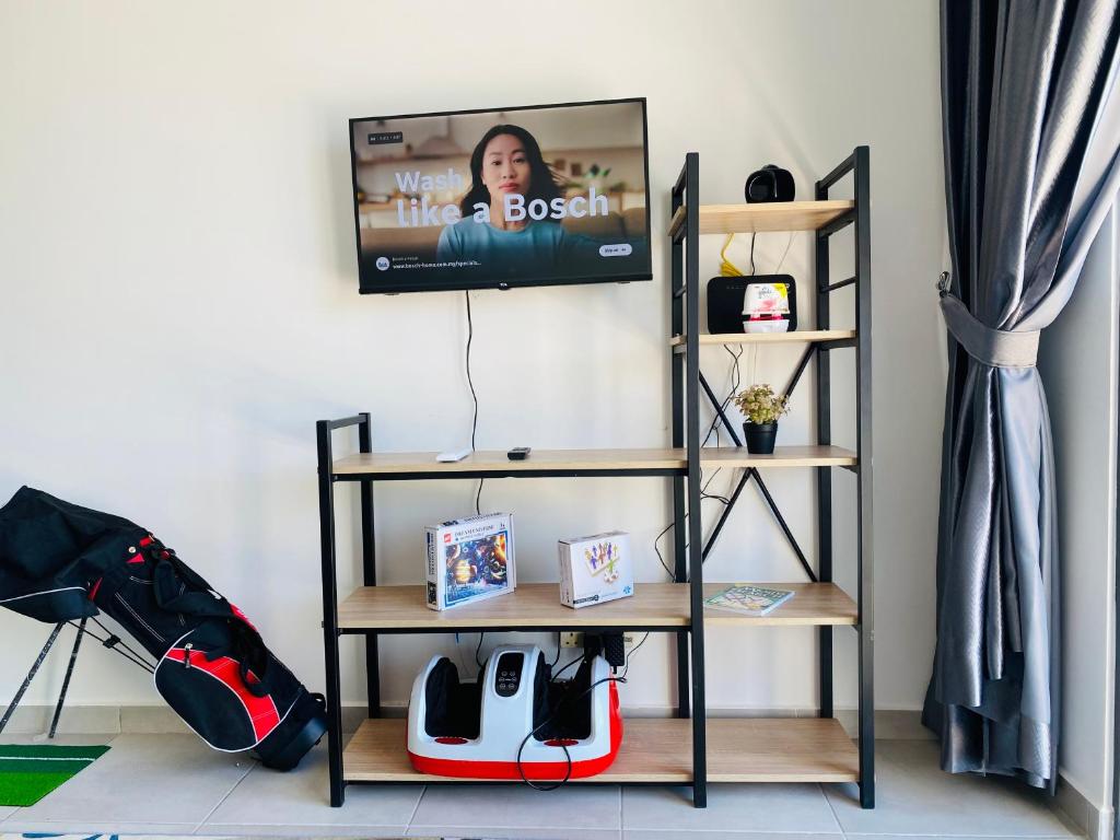 TV a/nebo společenská místnost v ubytování Proboscis Guest House Monthly
