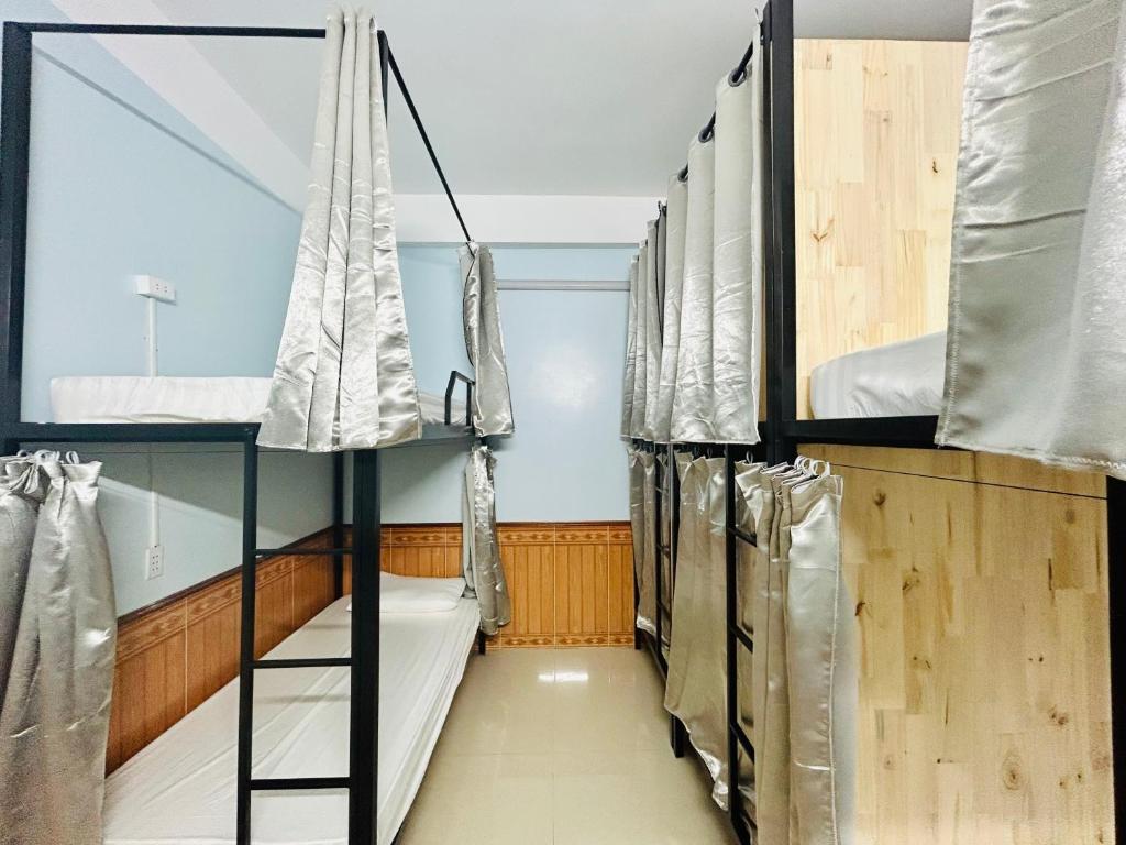 Majestic Hostel - Tour & Motorbike Rental - Bed In 8-Bed Dormitory Room
