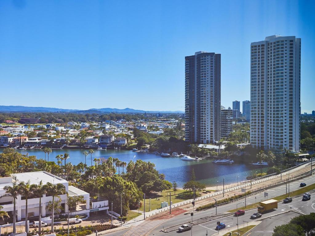 Serain Residences On Surfers - Studio