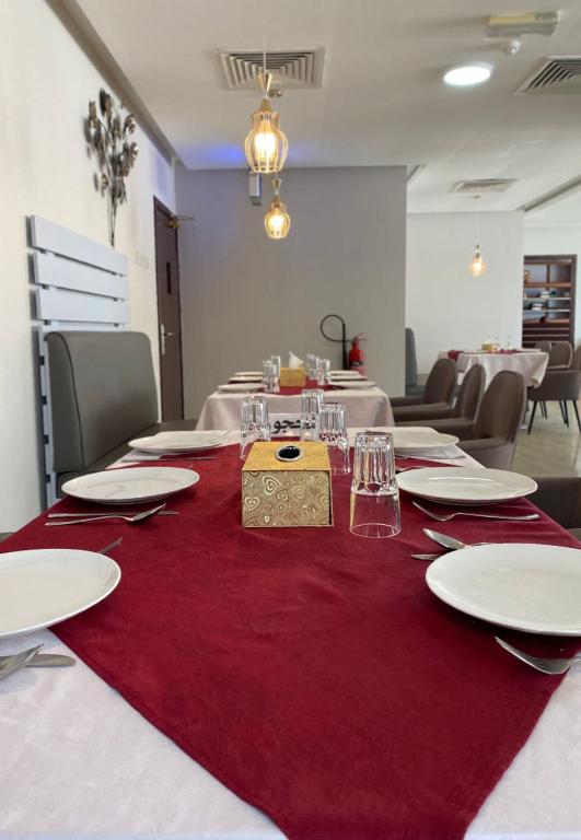 Kuchyň nebo kuchyňský kout v ubytování Savoy Grand Hotel Apartments