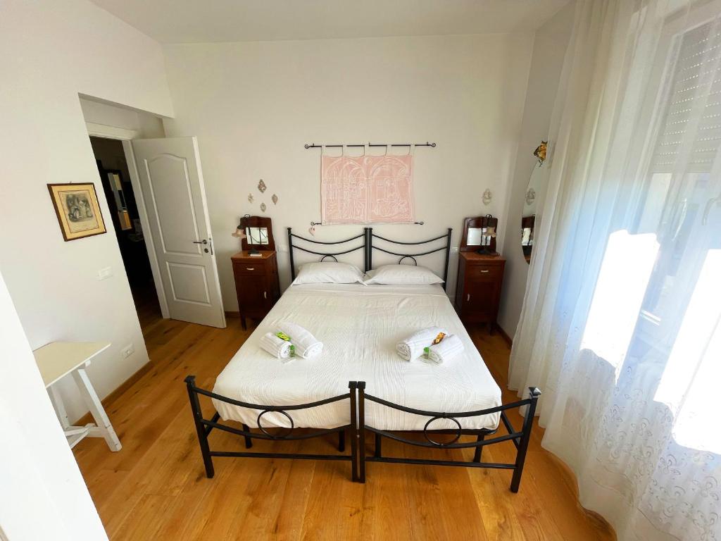 Katil atau katil-katil dalam bilik di Big Apartment with Free Parking