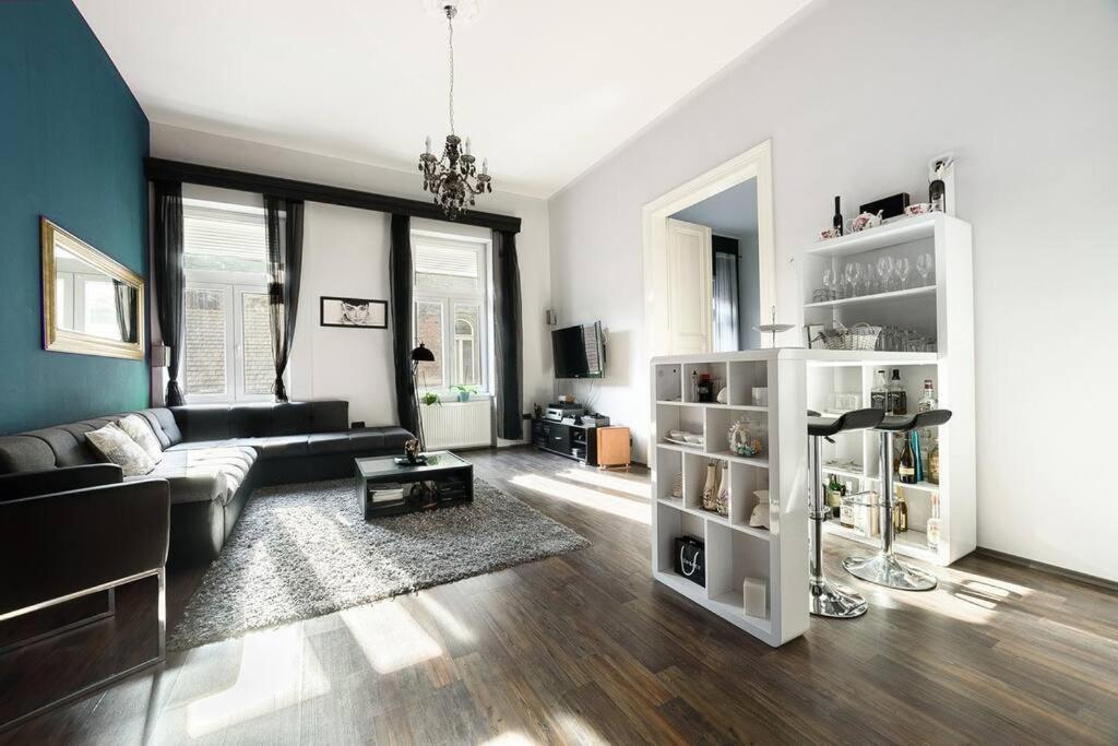 Brill Apartment 1074 Budapest, 17 Hársfa utca kép - 1