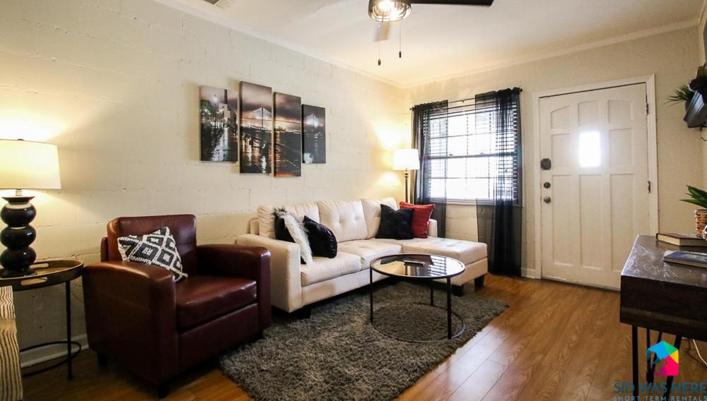 Historic District, Cozy Duplex Apartment For 23, Savannah (updated