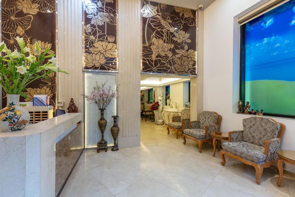 TV a/nebo společenská místnost v ubytování HALO HANOI HOTEL