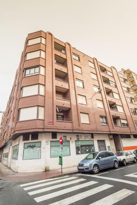 Budova, v ktorej sa apartmán nachádza