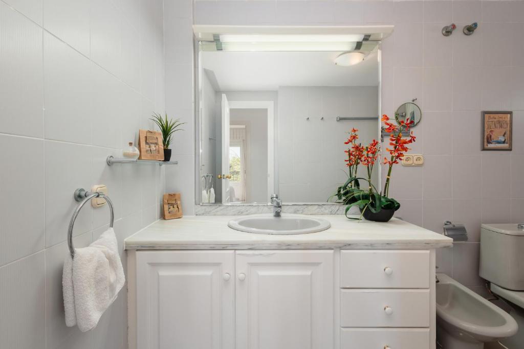Kúpeľňa v ubytovaní Apartment, close to the beach and sea views, in Marbella