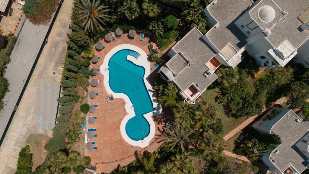 Bazén v ubytovaní Apartment, close to the beach and sea views, in Marbella alebo v jeho blízkosti
