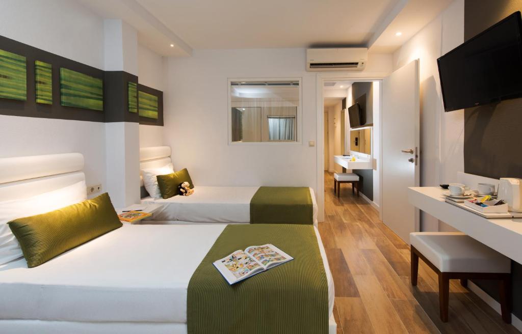 Fodele Beach Water Park Resort - Sala Familiar Superior