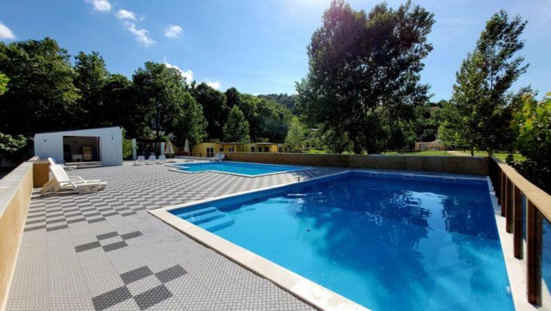 Bazén v ubytování Sunny Resort nebo v jeho okolí