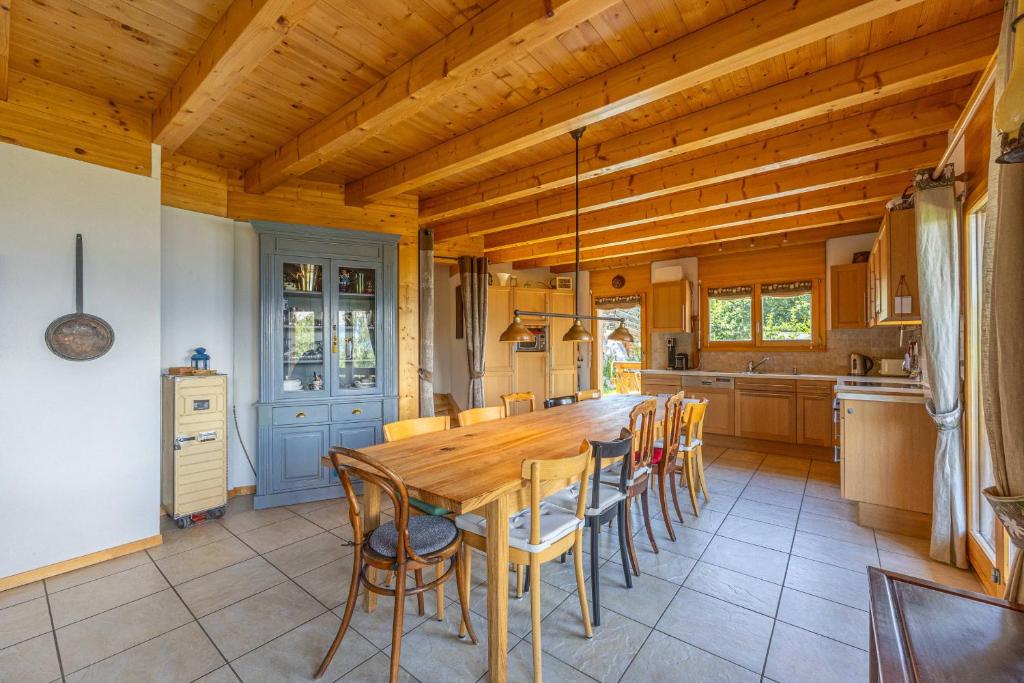 Kuchyň nebo kuchyňský kout v ubytování Chalet Le Papillon - Calm, sunny, spacious