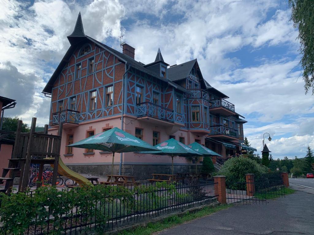 Budova, kde se hotel nachází