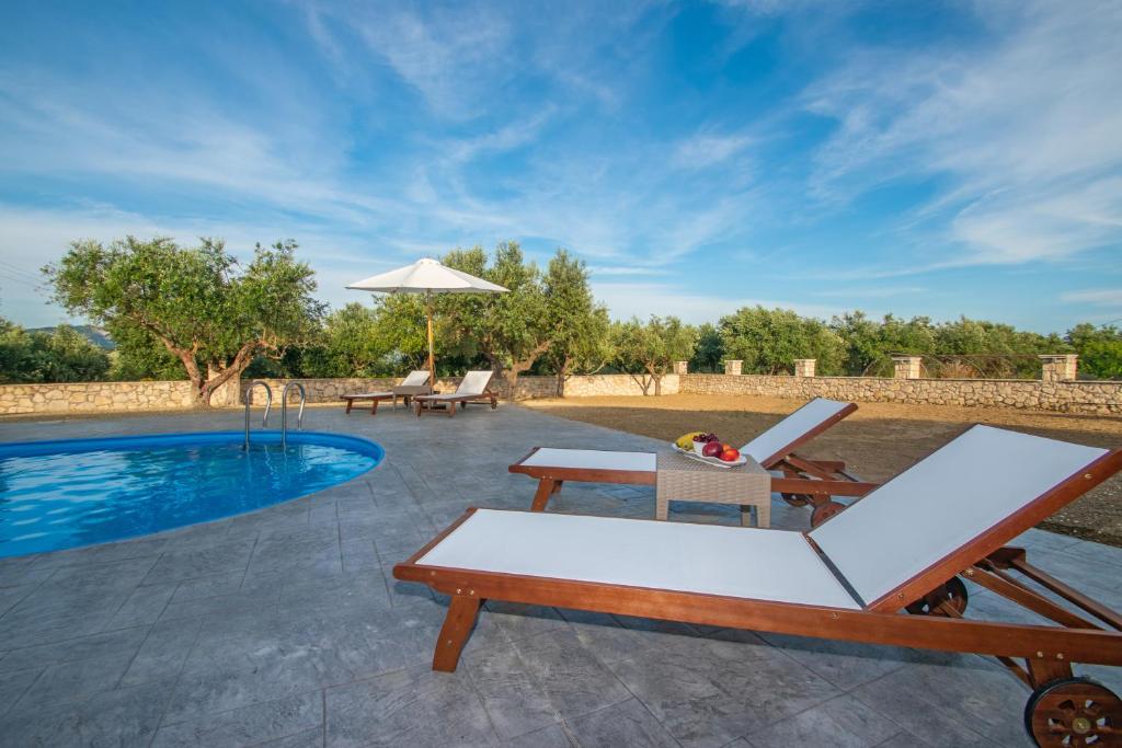 Bazén v ubytování Ariadni Vista Mare Villa by "elite" nebo v jeho okolí